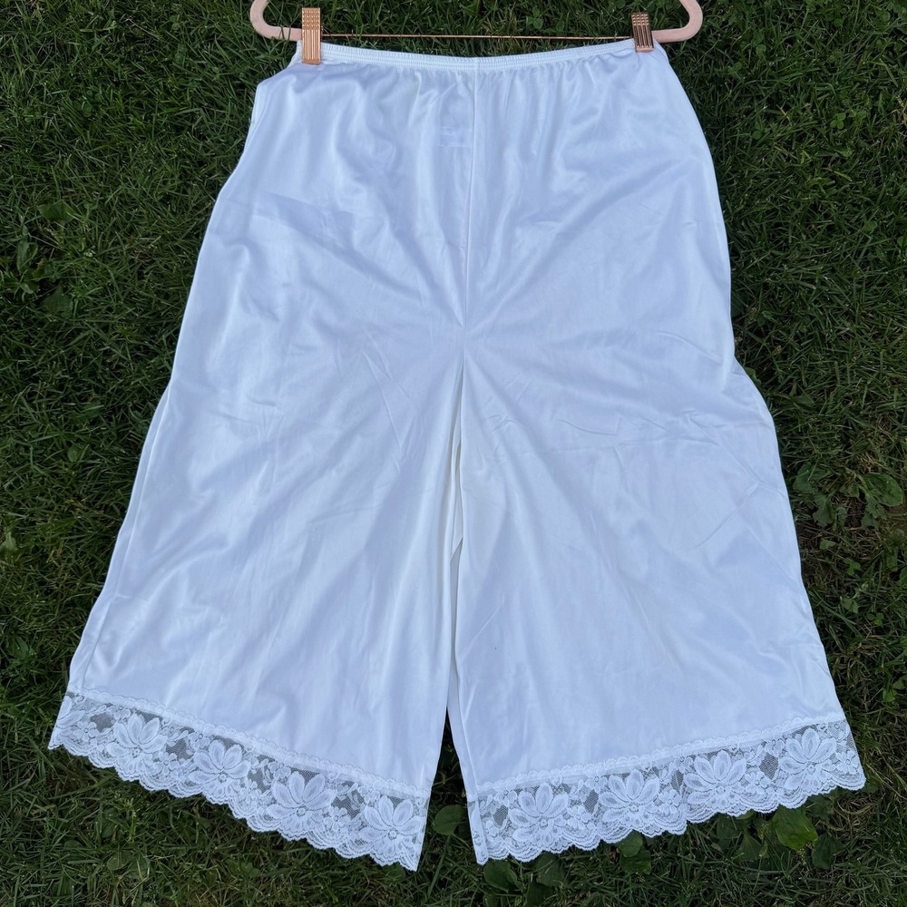 Lorraine Culotte Slip‎ Medium White Vintage Lace Trim Antron III Nylon USA Made